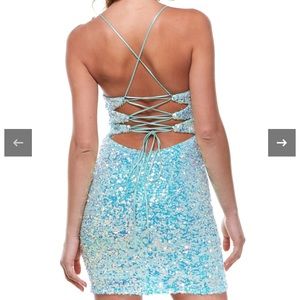 Alyce Paris homecoming dress. Worn once. Not itchy at all. Slightly padded.